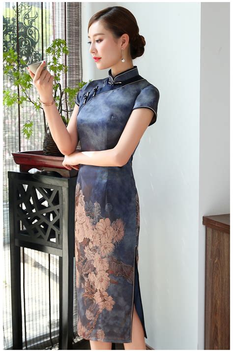 日本模特的“大女人风格”穿搭，毫无“曲线”感，却依旧美得出众-服装潮流搭配-CFW服装设计网手机版
