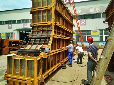 桥梁钢模板厂家教你怎样轻松解决桥梁钢模板安装问题 - 武汉汉江金属钢模有限责任公司