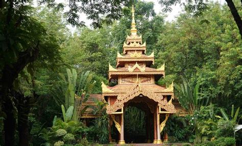 云南西双版纳排名第一的景点，曾为傣王的御花园，还可看大象表演