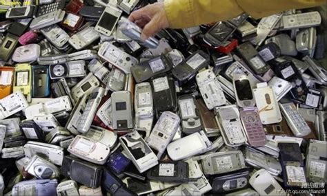 有人到农村收“废旧手机”，用手机换盆，收来做什么？_澎湃号·政务_澎湃新闻-The Paper