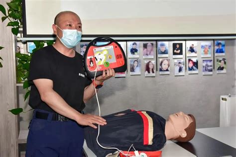 全国首批配备“救命神器”AED的外卖柜来深_深圳新闻网