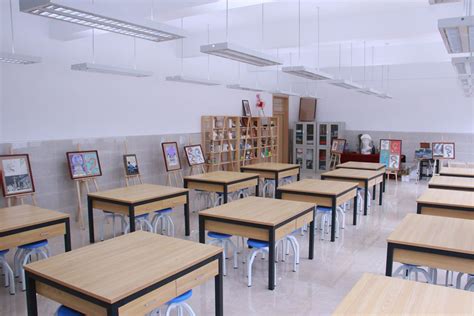美术教室 - 优美环境 - 西安市雁塔区第二中学