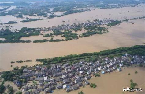 几十年来最严重的洪水期间高清图片下载-正版图片504728711-摄图网