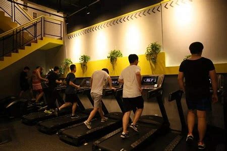 智能健身房 | 为什么这家健身房，用季卡引流？