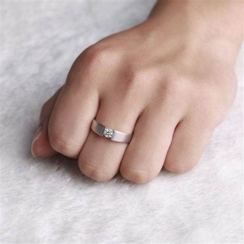 戒指应该戴在哪个手上 分别代表什么意义 - 中国婚博会官网