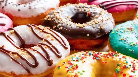 Beet Glazed Vanilla Donuts - #foodbyjonister