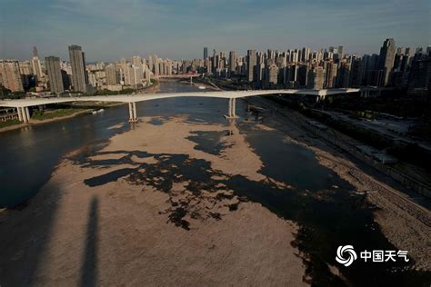 2022年夏季长江流域重大干旱特征及其成因研究