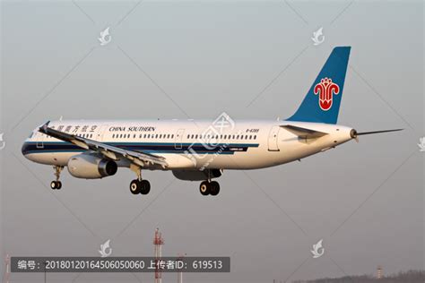 飞机降落,中国南方航空公司,科技,纪实摄影,摄影素材,汇图网www.huitu.com