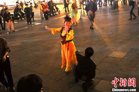 浙江象山：农村广场舞提高精神面貌-人民图片网