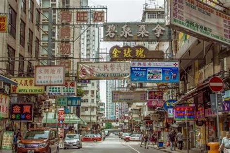 中英街深港军民悬挂国旗喜迎香港回归20周年-人民图片网