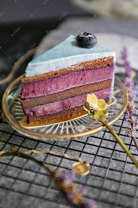 蓝莓蛋糕摄影图高清摄影大图-千库网