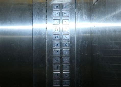 柳浪阁1幢3单元电梯建成开通 这是杭州第一部贴墙式电梯-杭州新闻中心-杭州网