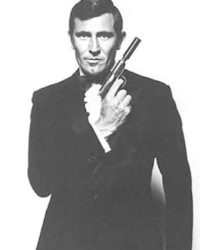 《007之诺博士》：评价最高的第一任邦女郎，穿着泳衣跟邦德相遇_电影_高清1080P在线观看平台_腾讯视频
