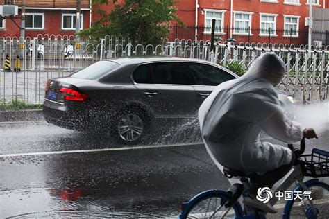 注意安全！北京暴雨致早高峰受阻-图片频道