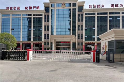 智能通道闸系统为开放式小区的出入管理提供便捷服务-荆州市鑫荣智能科技有限公司