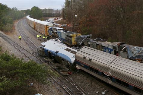 美国南卡罗来纳州两列火车相撞 致2人死亡逾百人受伤 | 北晚新视觉
