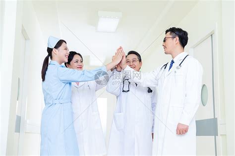 医护团队握手特写高清图片下载-正版图片501359623-摄图网