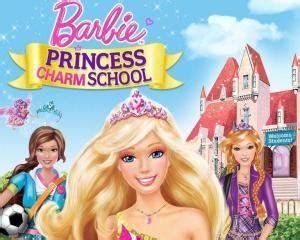 芭比之魅力公主学院：芭比戴上皇冠成为真正的公主真的太美艳了