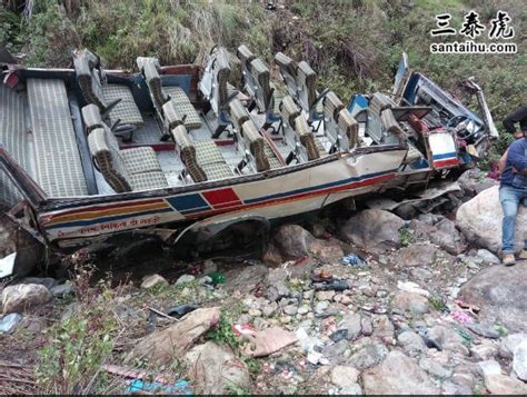北阿坎德邦一巴士坠入峡谷，造成48人死亡，11人受伤 - 三泰虎