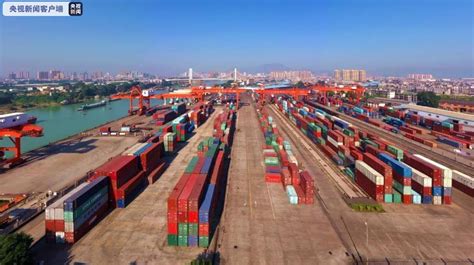 广西贵港港口今年货物吞吐量超亿吨 系珠江水系首个突破亿吨内河港口