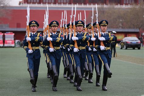 中国的三军仪仗队，30多年时间内，为何换发了5种军服？