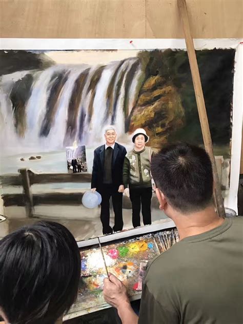 大芬油画村画家原创油画入选北京国际美术双年展_读特新闻客户端