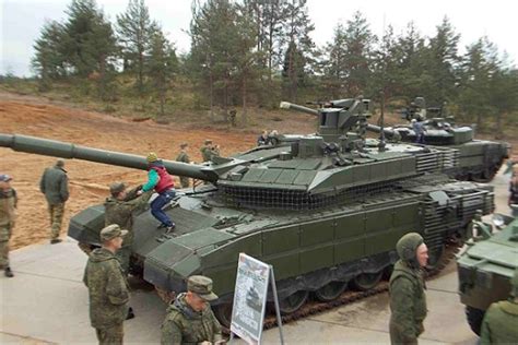 俄军接收一批T-80BVM型坦克 - 俄罗斯卫星通讯社