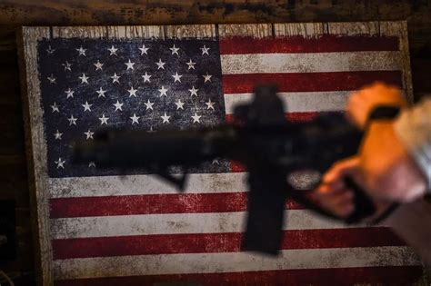 美媒：大规模枪击已成美国"特色" 暴力注定会持续|美国|美国人|枪支暴力_新浪军事_新浪网