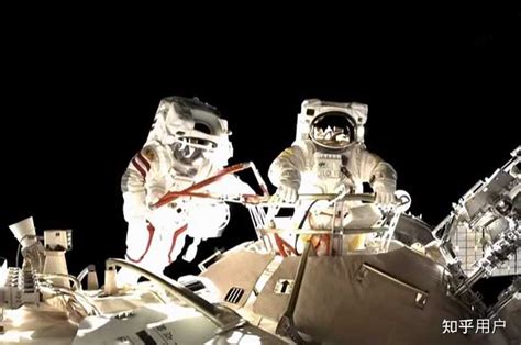 1965年人类历史第一次太空行走, 2008年中国第一次太空行走|太空行走|哈勃|宇航员_新浪新闻
