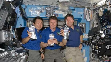 名场面！航天员在太空吃饭是什么体验 - 西部网（陕西新闻网）