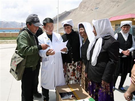让当地医生成长和进步 援疆医生林进团在喀什打造一支带不走的医疗队伍_深圳新闻网