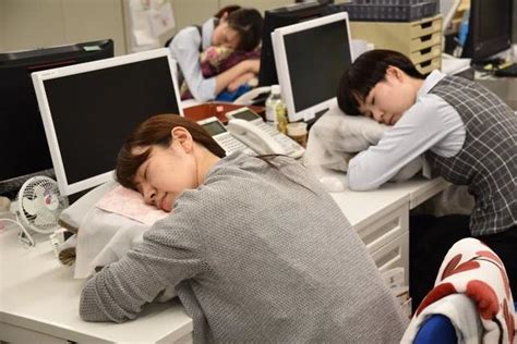 日本这家公司专让员工睡觉，睡够6小时就能领钱，网友：我想去|睡眠|积分|熬夜_新浪新闻