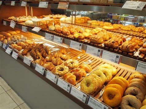 宜宾新开面包店，小淘子和小淘妹吃货出动，尝鲜品美味！