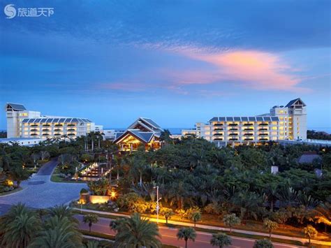 2023观看亚特兰蒂斯酒店全外观的最佳位置就是乘坐无人驾驶列车了，坐在单程观光小火车上俯瞰，真的感叹人..._朱美拉棕榈岛-评论-去哪儿攻略