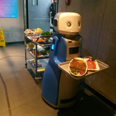 送餐机器人助力餐饮业数字化转型_互联网_科技快报_砍柴网