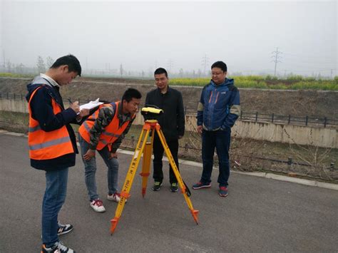 测绘公司组织人员对开发区绿化面积进行精确测量 - 天经测绘公司 - 天水经济发展有限责任公司