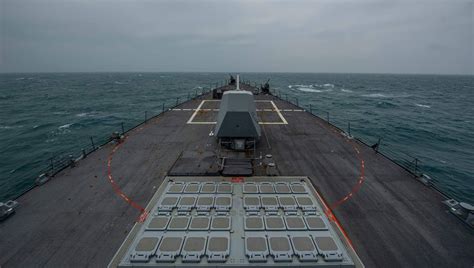 出乎意料的保守，美国下一代驱逐舰，配备高超声速导弹和激光武器_凤凰网