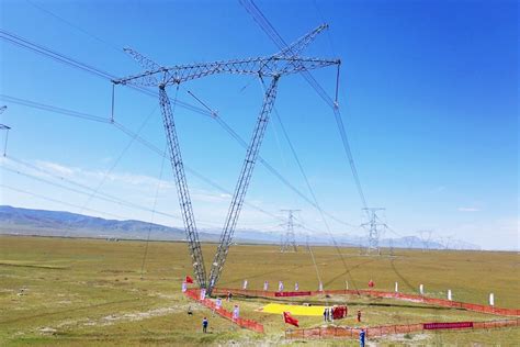 国内首次高海拔地区750千伏输电线路带电作业实施