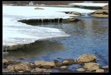 有关春天小河解冻的画,春天的河边怎么画,春天小河融化图片_大山谷图库