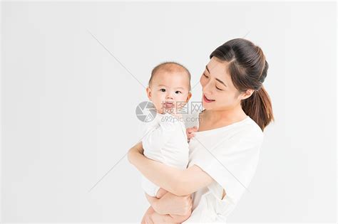 母婴妈妈抱着宝宝高清图片下载-正版图片500962154-摄图网