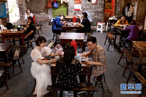 重庆茶馆演绎现代“清明上河图”