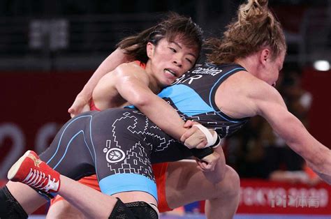 组图-奥运会女子自由式摔跤57公斤级决赛 川井梨纱子夺冠