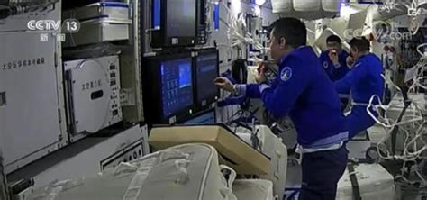 中国航天员“吃播”画面吸粉无数 太空厨房离不开航天微波炉-新闻中心-中国家电网