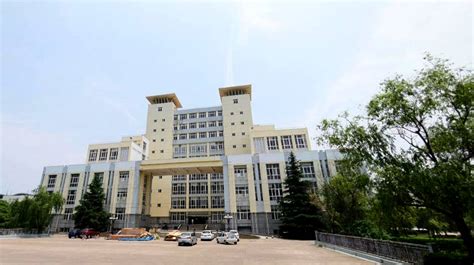 武汉城区最独特大学：在三镇都有校区，分校比本部还热闹_汉口