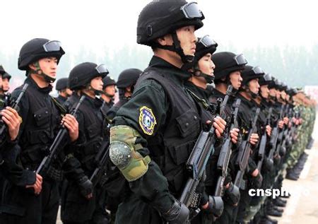 中国雪豹突击队已具备反恐作战能力(组图)_新闻中心_新浪网