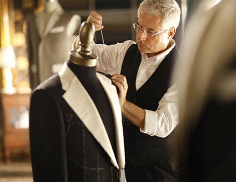 服装高级定制：彰显独具一格的生活方式_原创制服设计，职业装设计