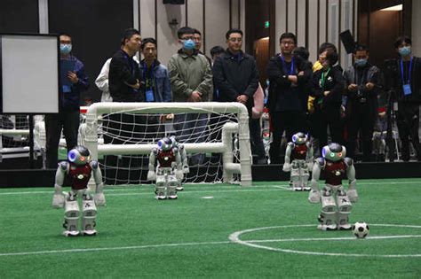 厉害了！同济大学的机器人不仅会踢足球，还拿到了八连冠