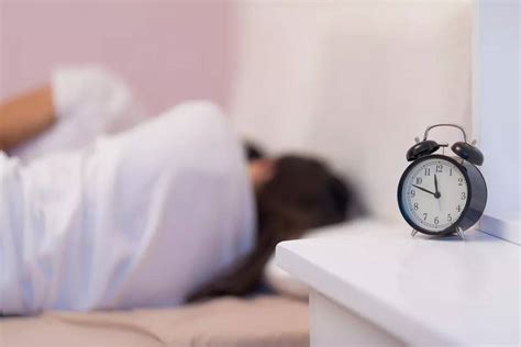 失眠多梦？用这种方法来改善，躺着就能安稳入睡 生活节奏快
