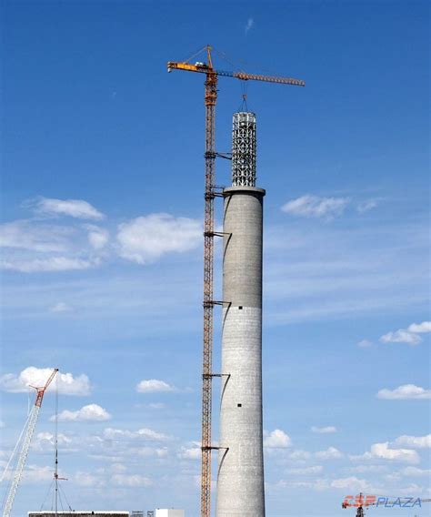 中能建哈密塔式50MW光热发电项目吸热器支撑钢结构吊装完毕 - CSPPLAZA光热发电网-太阳能热发电行业权威媒体商务平台！
