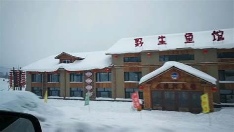 黑龙江牡丹江：第二十一届“中国·雪堡乐园”施工开始收尾-人民图片网